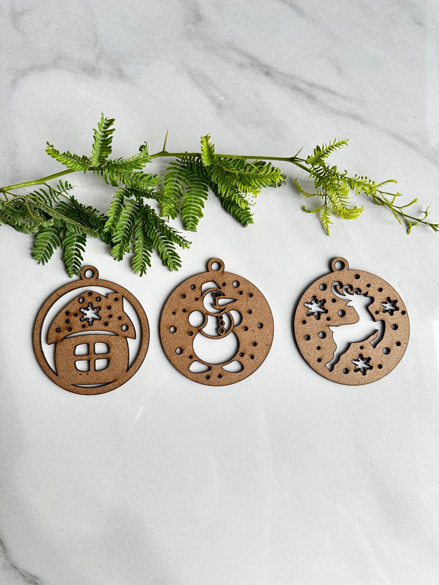 🎄 Christmas MDF Circle Combo – Set of 3 🎨