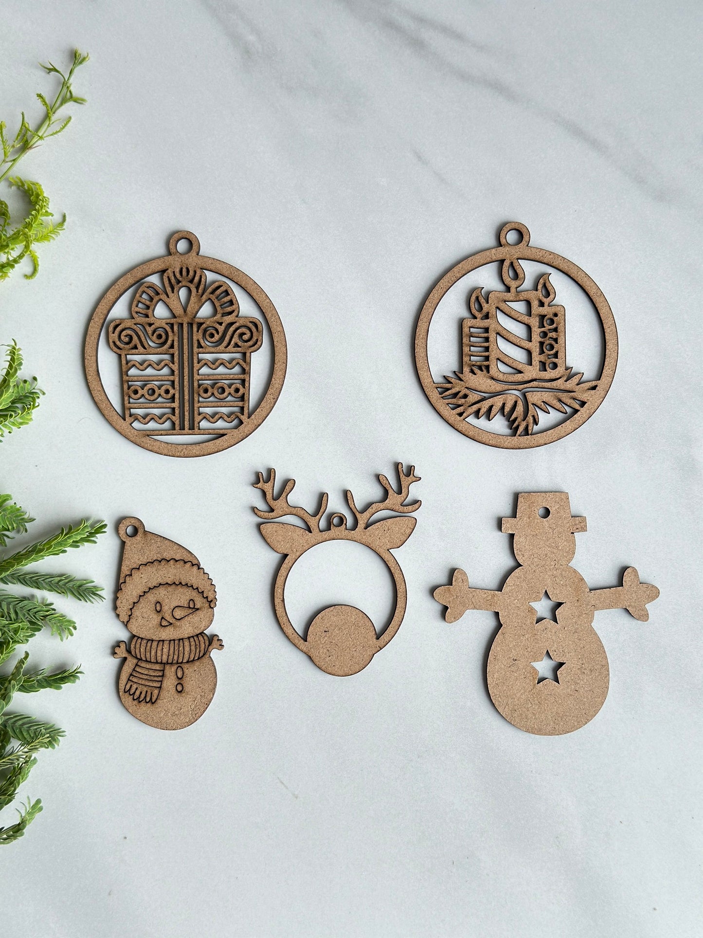 🎄 Christmas MDF Circle Combo – Set of 5 🎨